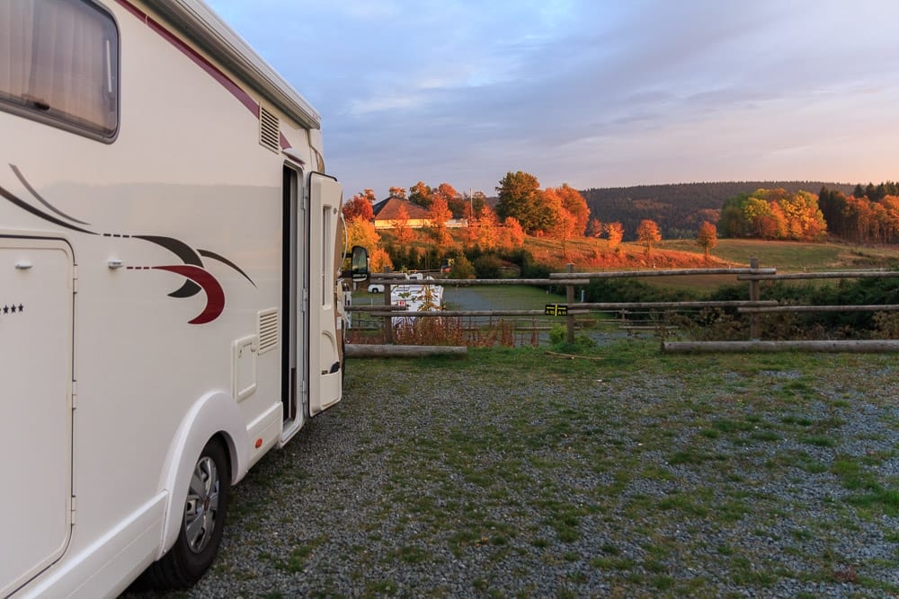 Aussicht auf die Landschaft vom Wohnmobilpark Winterberg im Sauerland