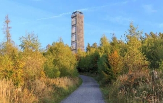 Blick auf den Möhnesee Turm der Aussichtsturm am Möhnesee