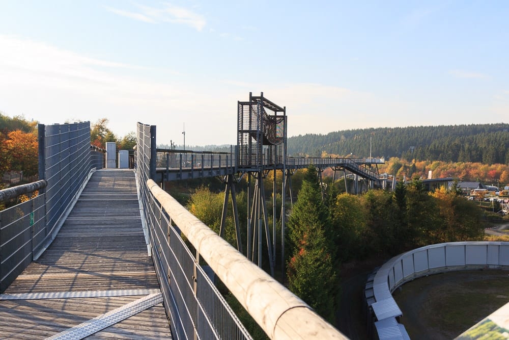 Outdoorspass auf der Panorama Erlebnisbrücke in Winterberg