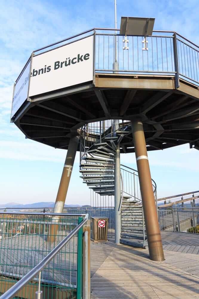 Start der Panorama Erlebnisbruecke Kappe in Winterberg