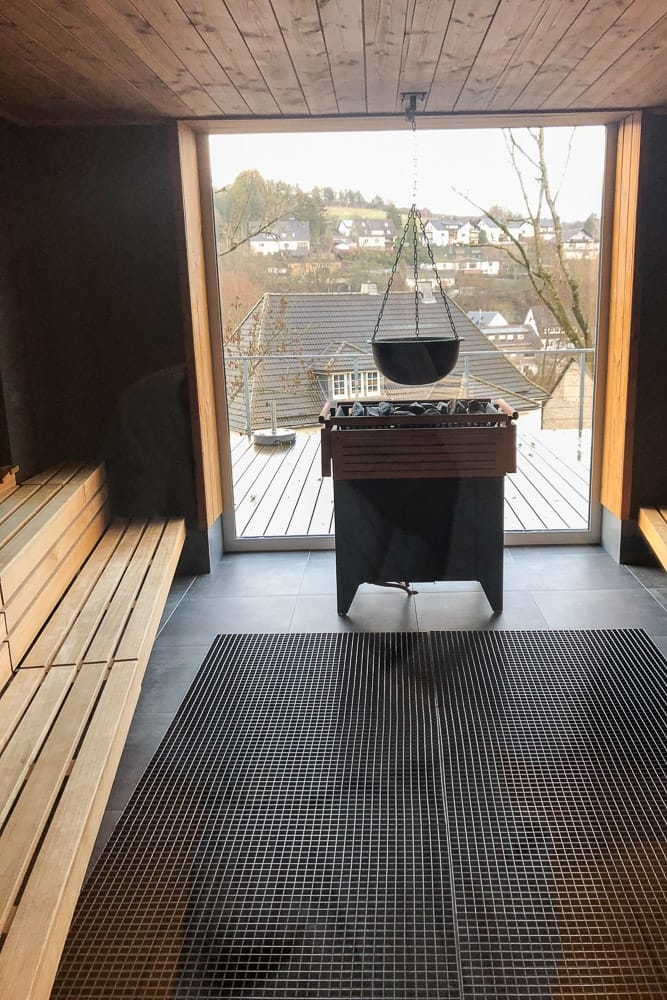 Eine Panoramasauna im Wellnesshotel Diedrich im Sauerland