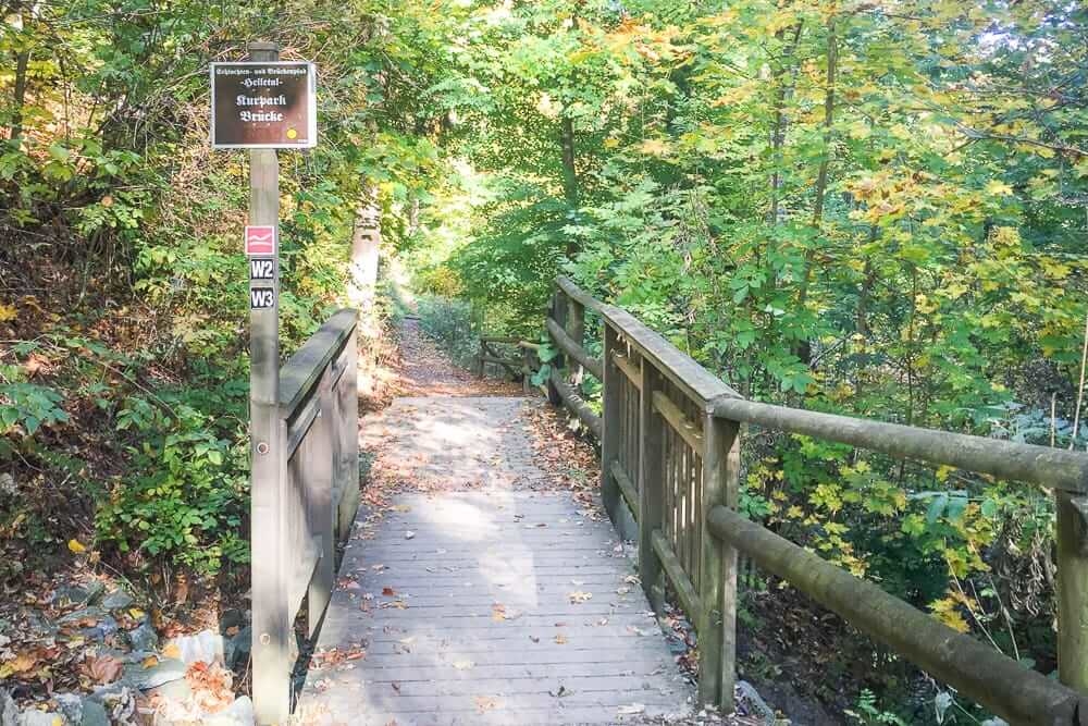 Eine Brücke unterhalb vom Kurpark in Winterberg