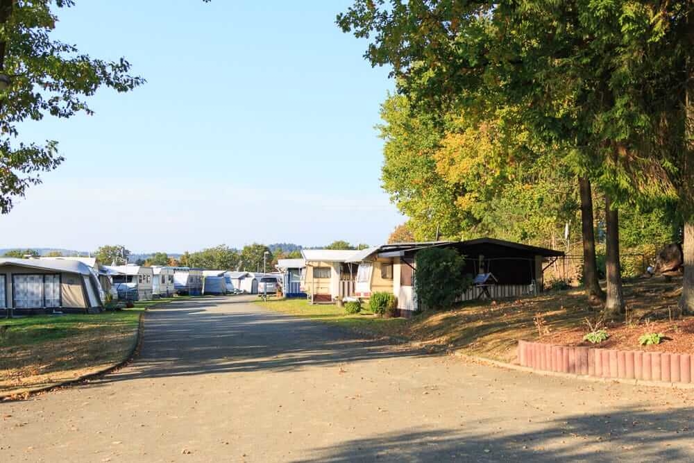 Dauerstellplätze auf dem Campingplatz am Biggesee Vier Jahreszeiten