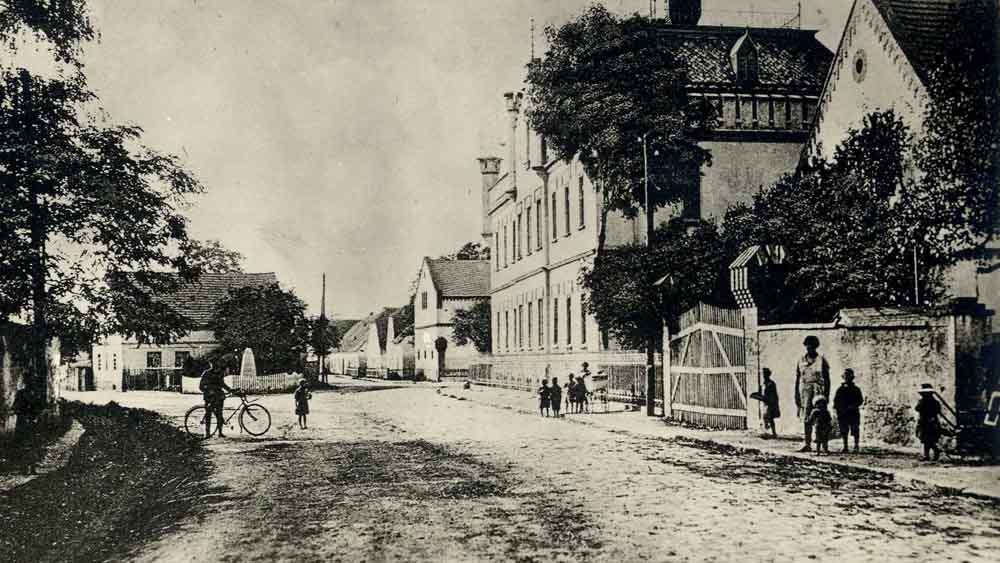 Das kleine Dorf Gusten in Schlesien