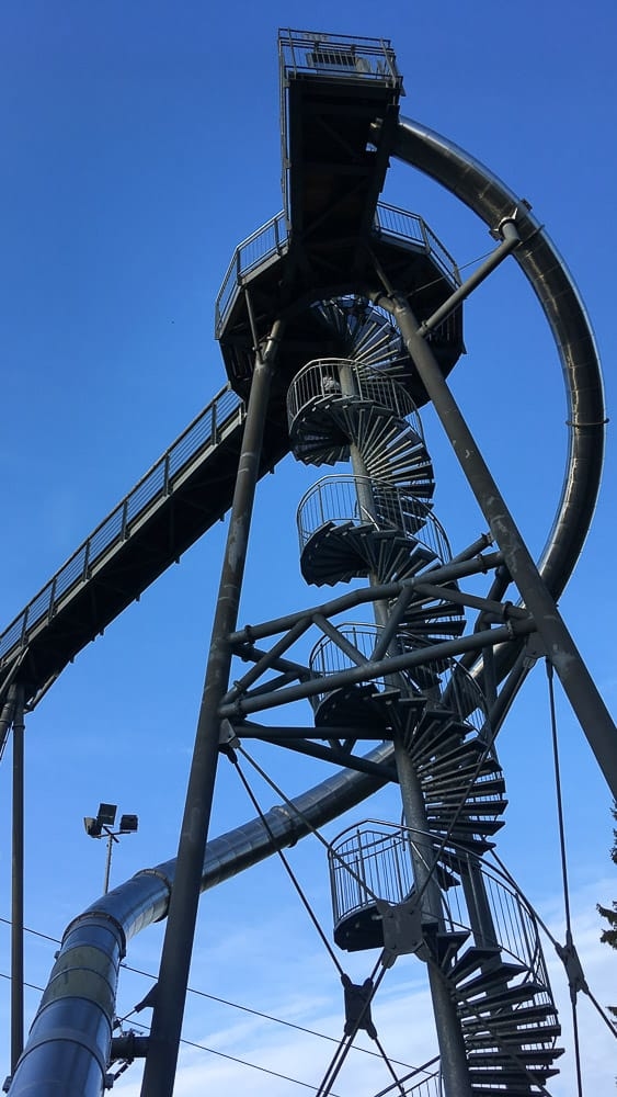 Die Erlebnisbrücke am Berg Kappe ist ein tolles Ausflugsziel im Sauerland Frühling