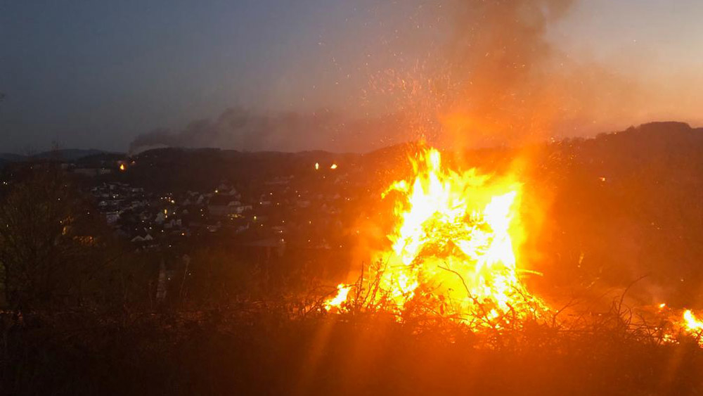 Osterfeuer im Sauerland