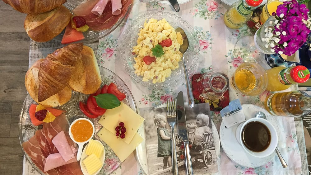 Leckeres Frühstück im Cafe Löwenzahn im Sauerland