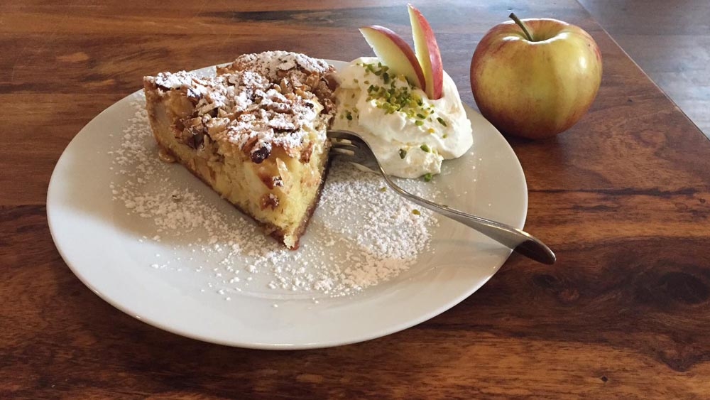 Leckerei im Hof Cafe Sundern