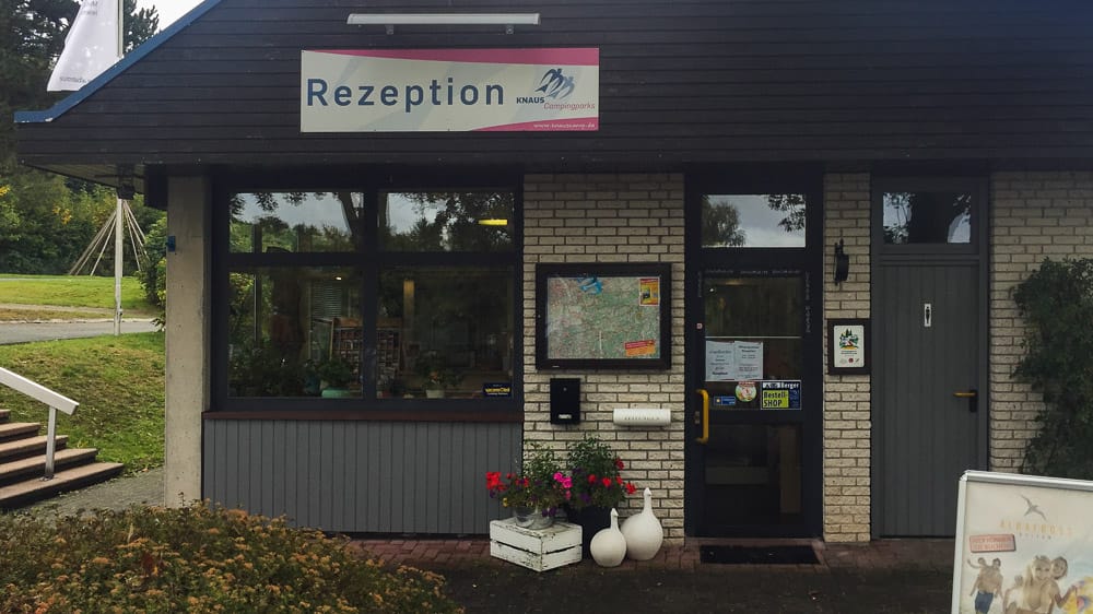 Rezeption vom KNAUS Campingpark Hennesee