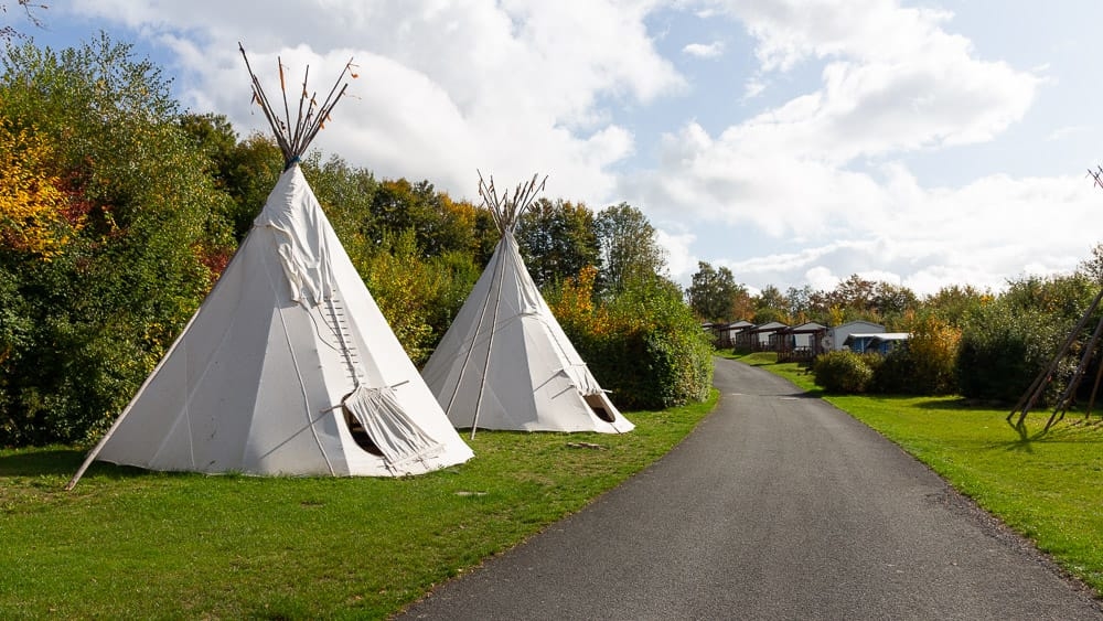 Tipis und Mobilheime auf dem KNAUS Campigpark Hennesee