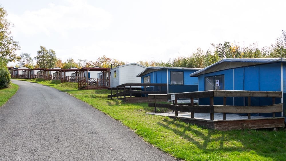 Mobilheime als Mietunterkünfte auf dem Campingplatz am Hennesee