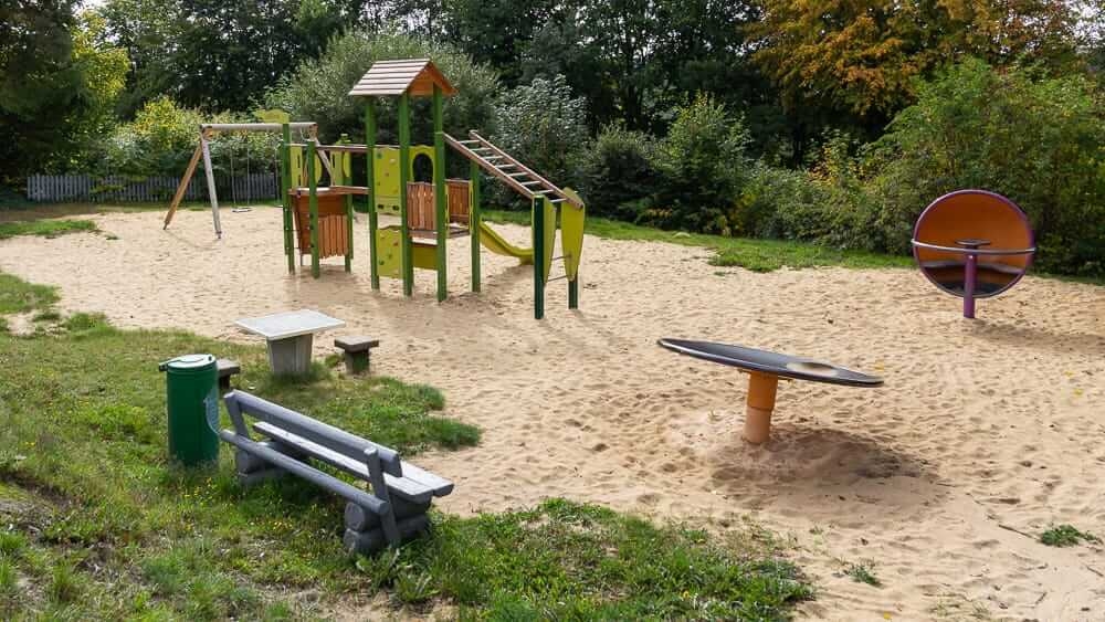 Schöner Spielplatz auf dem Campingpark Hennesee