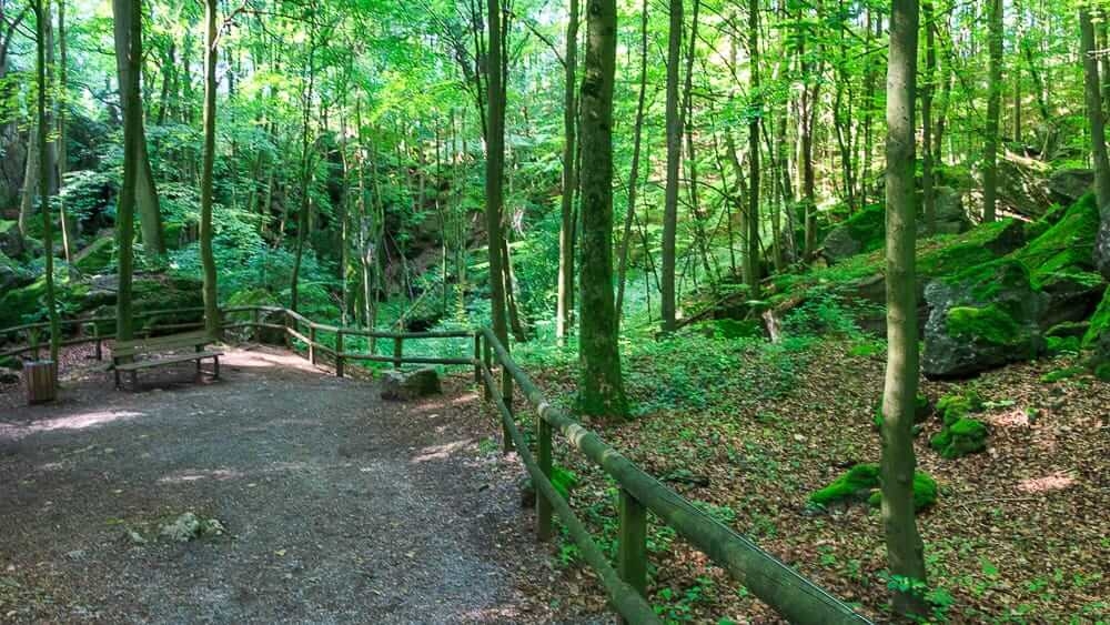 Waldbaden im Naturschutzgebiet Felsenmeer Hemer