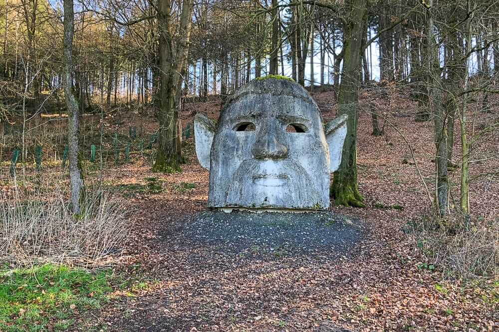 Der Lauschgeist in Wenholthausen beim Spaziergang