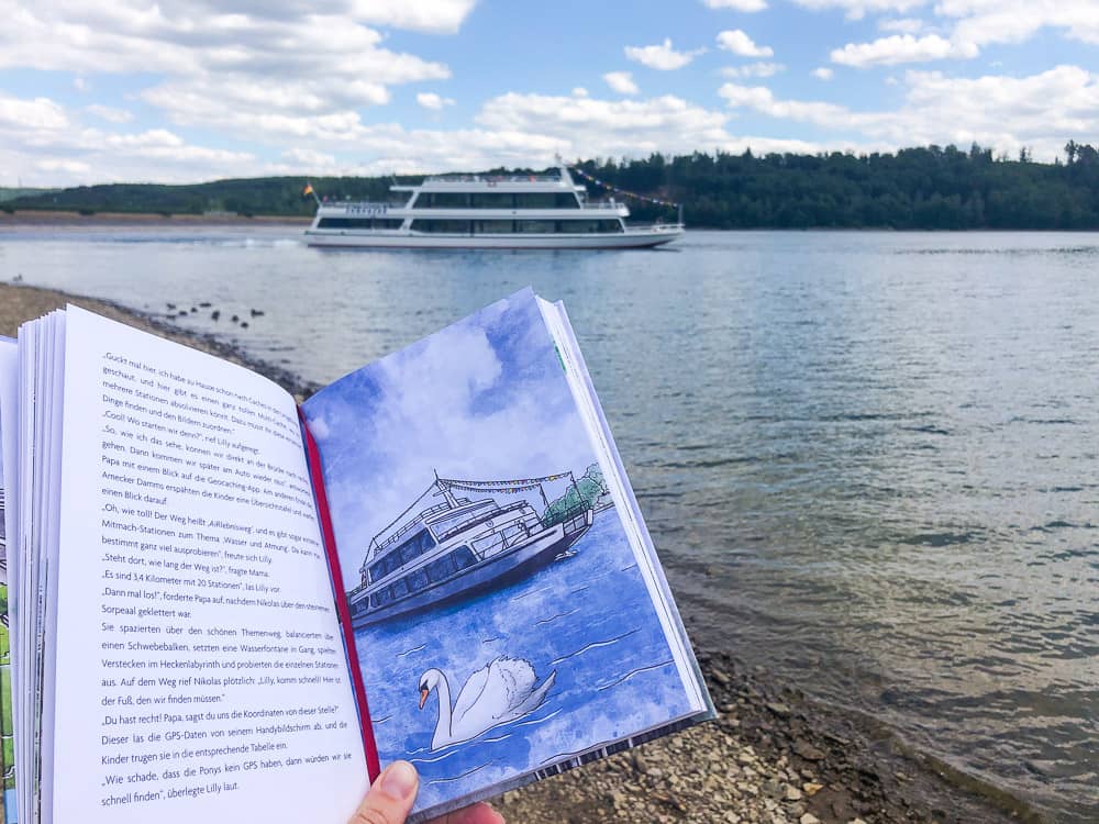 Bootsfahrt auf de Sorpesee im Kinderbuch Abenteuer im Sauerland