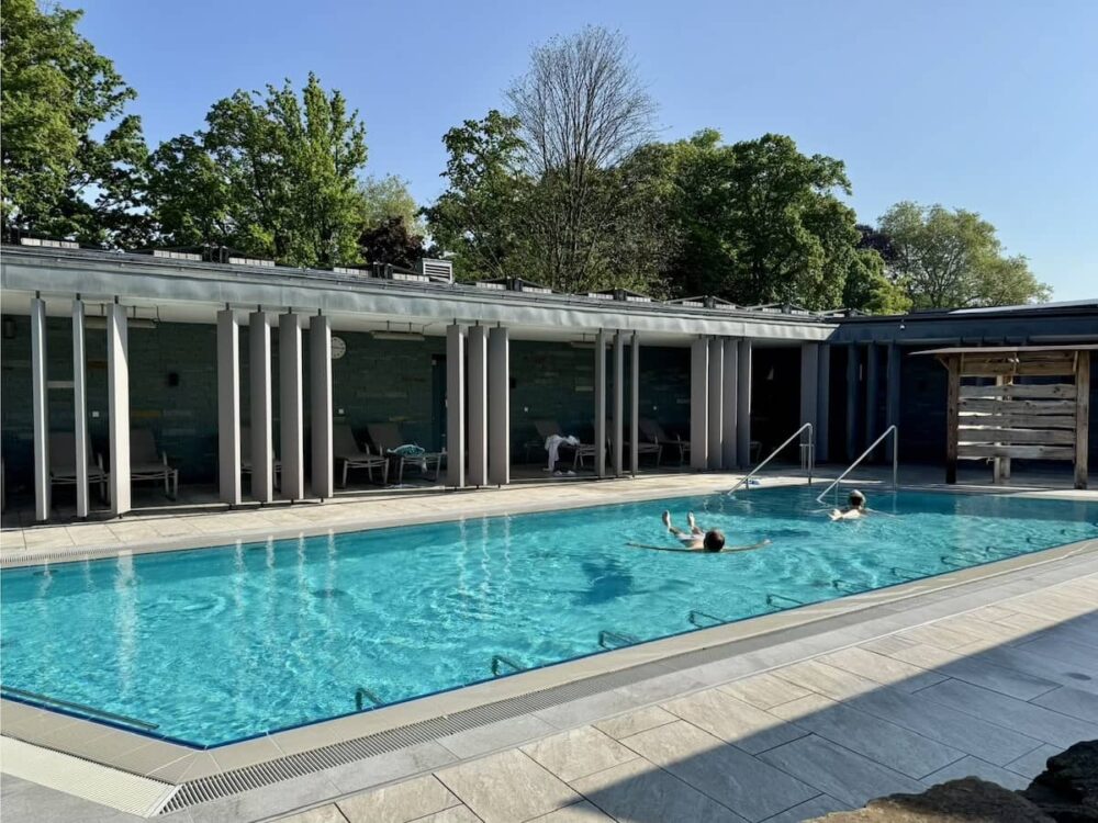 Schwebebecken in der Börde Therme